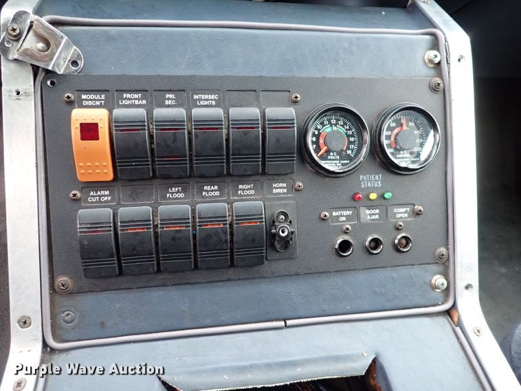 image for item DN2471 2000 Ford F350 Super Duty  ambulance