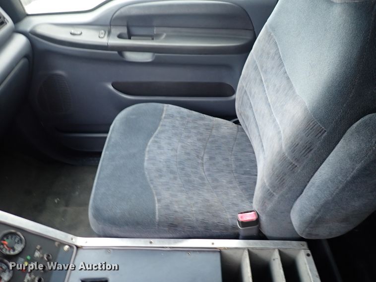 image for item DN2471 2000 Ford F350 Super Duty  ambulance