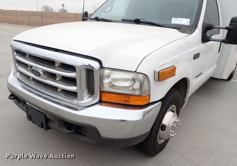 image for item DN2471 2000 Ford F350 Super Duty  ambulance