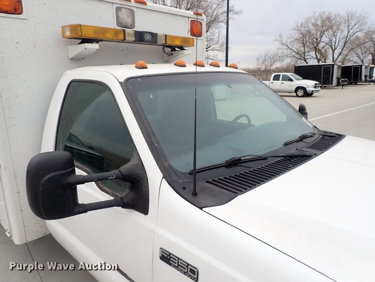 image for item DN2471 2000 Ford F350 Super Duty  ambulance