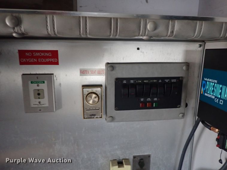 image for item DN2471 2000 Ford F350 Super Duty  ambulance