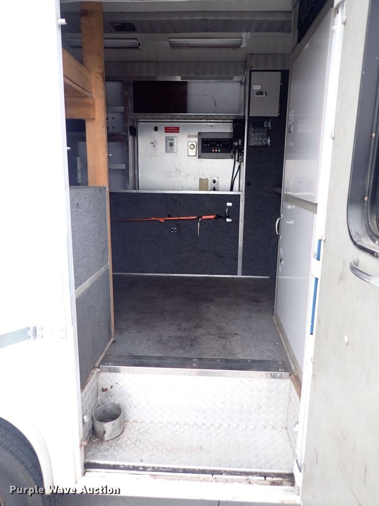 image for item DN2471 2000 Ford F350 Super Duty  ambulance