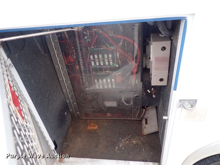 image for item DN2471 2000 Ford F350 Super Duty  ambulance