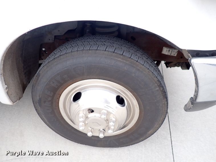 image for item DN2471 2000 Ford F350 Super Duty  ambulance