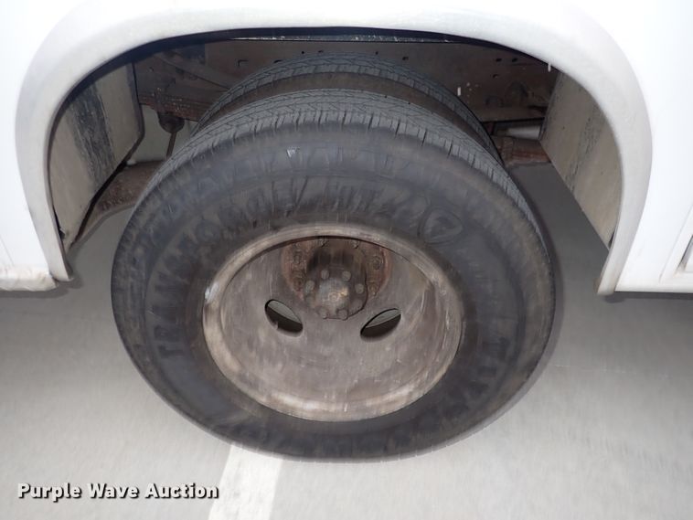 image for item DN2471 2000 Ford F350 Super Duty  ambulance