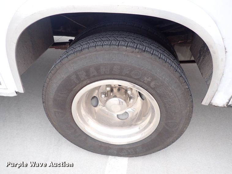 image for item DN2471 2000 Ford F350 Super Duty  ambulance