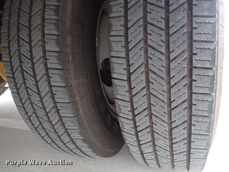 image for item DN2471 2000 Ford F350 Super Duty  ambulance