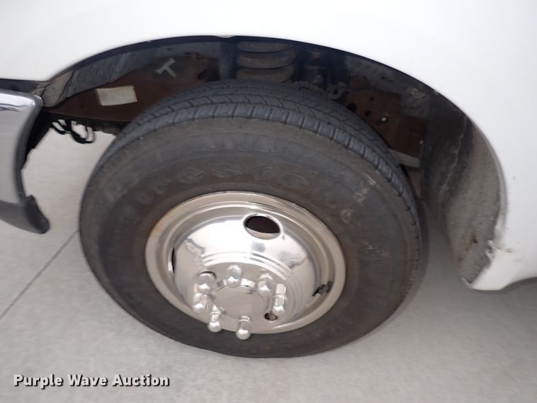 image for item DN2471 2000 Ford F350 Super Duty  ambulance