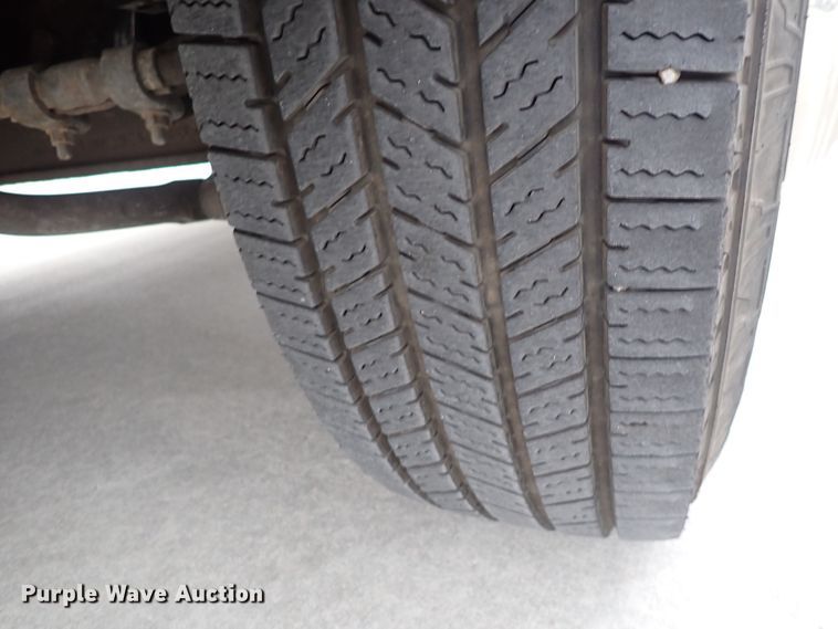 image for item DN2471 2000 Ford F350 Super Duty  ambulance