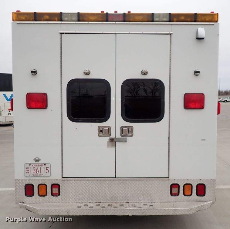 image for item DN2472 2001 Ford F350 Super Duty  ambulance