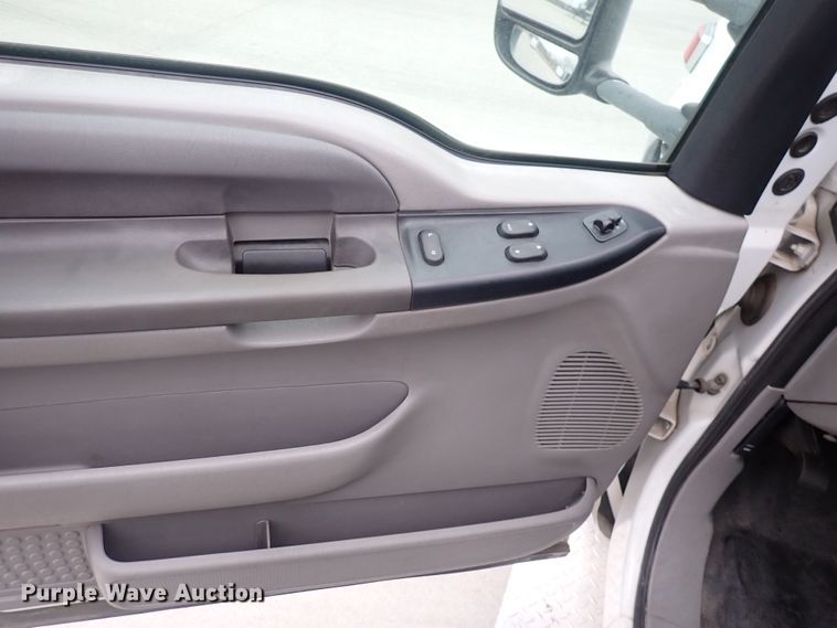 image for item DN2472 2001 Ford F350 Super Duty  ambulance