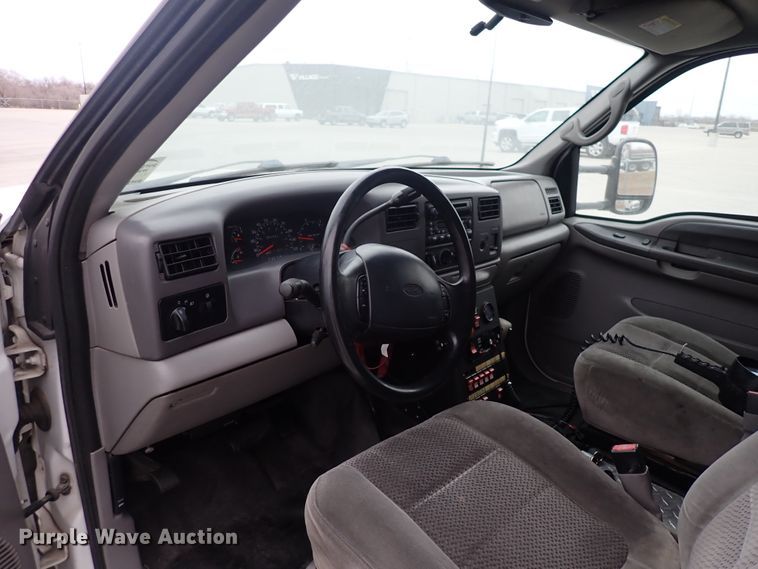 image for item DN2472 2001 Ford F350 Super Duty  ambulance