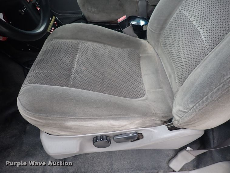 image for item DN2472 2001 Ford F350 Super Duty  ambulance