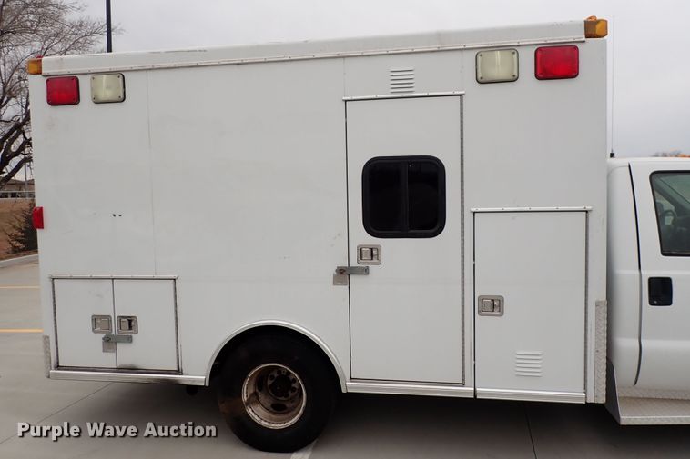 image for item DN2472 2001 Ford F350 Super Duty  ambulance
