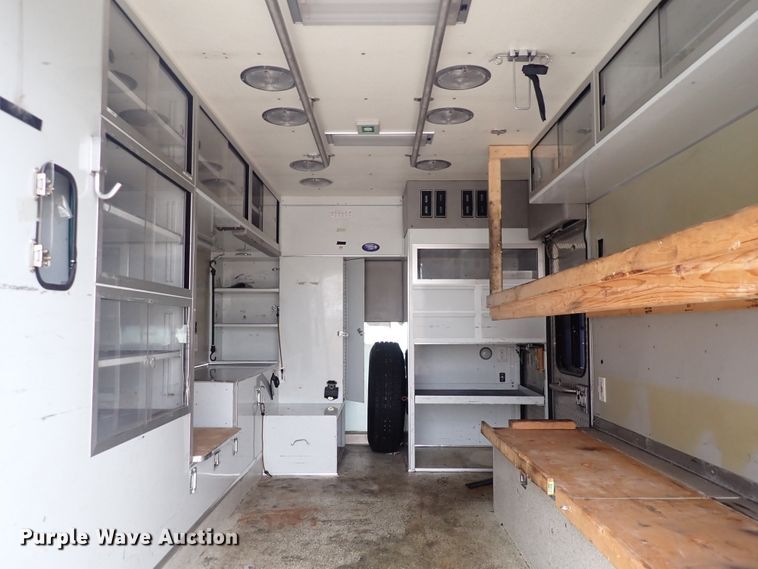 image for item DN2472 2001 Ford F350 Super Duty  ambulance