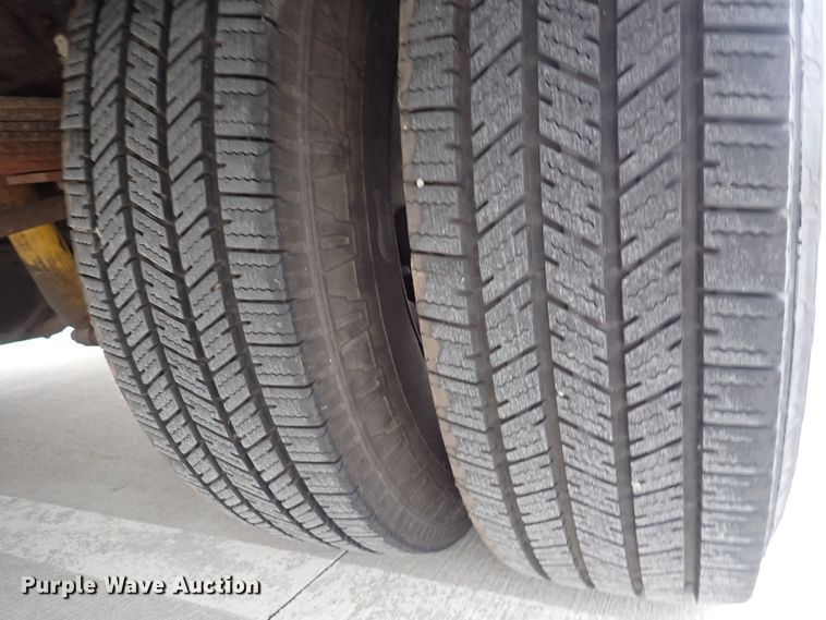 image for item DN2472 2001 Ford F350 Super Duty  ambulance