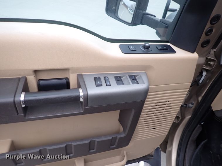 image for item DN2474 2011 Ford F550 Super Duty Lariat  Crew Cab utility / service truck