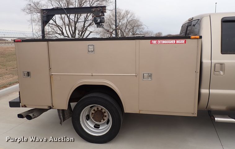 image for item DN2474 2011 Ford F550 Super Duty Lariat  Crew Cab utility / service truck