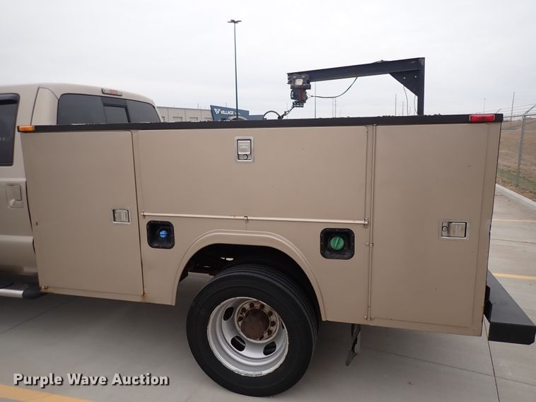 image for item DN2474 2011 Ford F550 Super Duty Lariat  Crew Cab utility / service truck