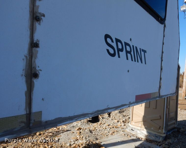 image for item DN2652 2000 Progressive PSG21034  command center trailer