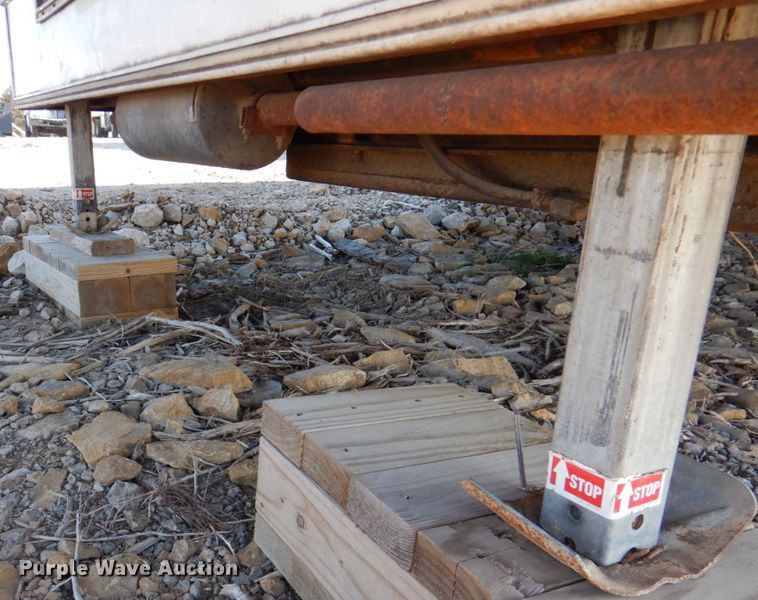 image for item DN2652 2000 Progressive PSG21034  command center trailer