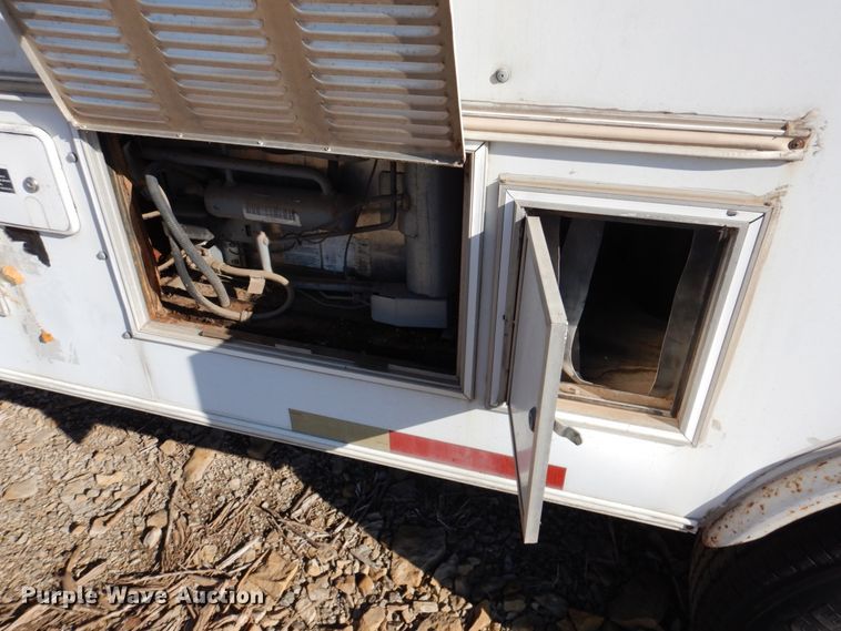 image for item DN2652 2000 Progressive PSG21034  command center trailer