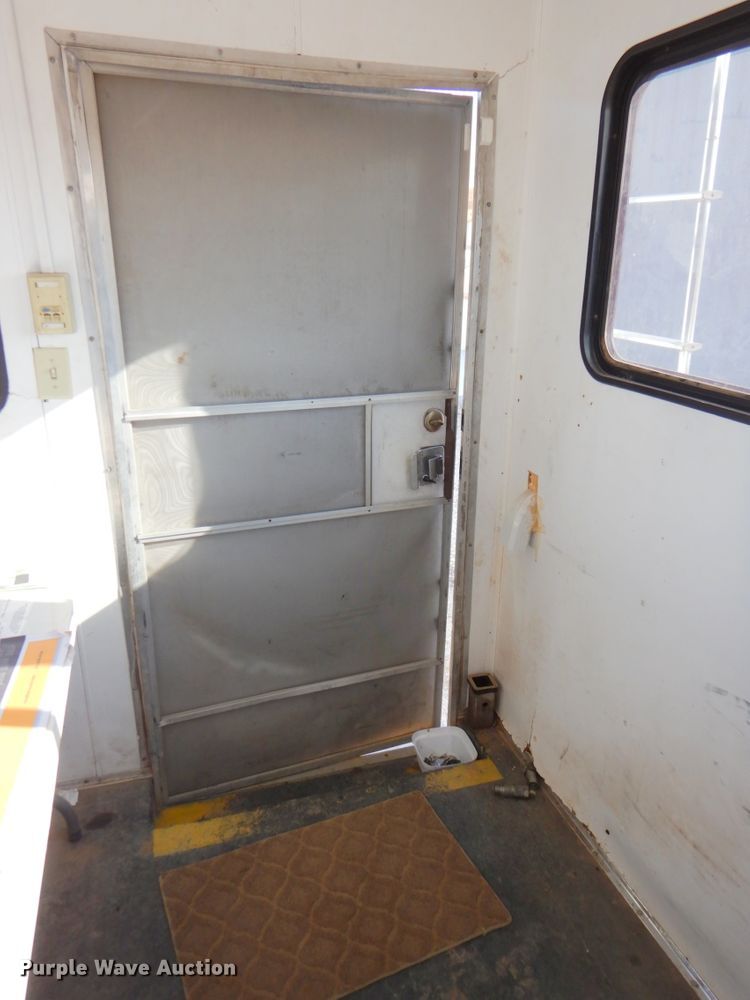 image for item DN2652 2000 Progressive PSG21034  command center trailer