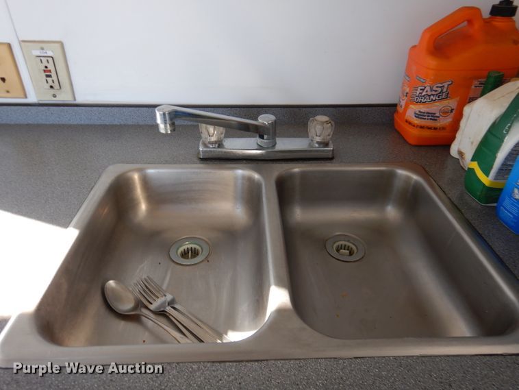 image for item DN2652 2000 Progressive PSG21034  command center trailer