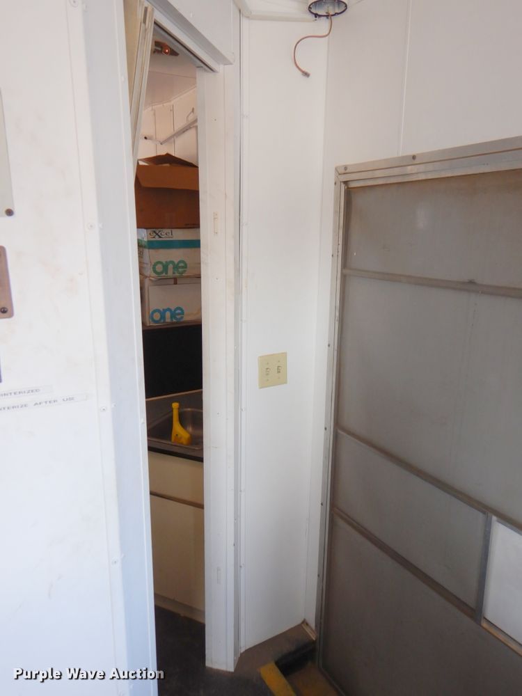 image for item DN2652 2000 Progressive PSG21034  command center trailer