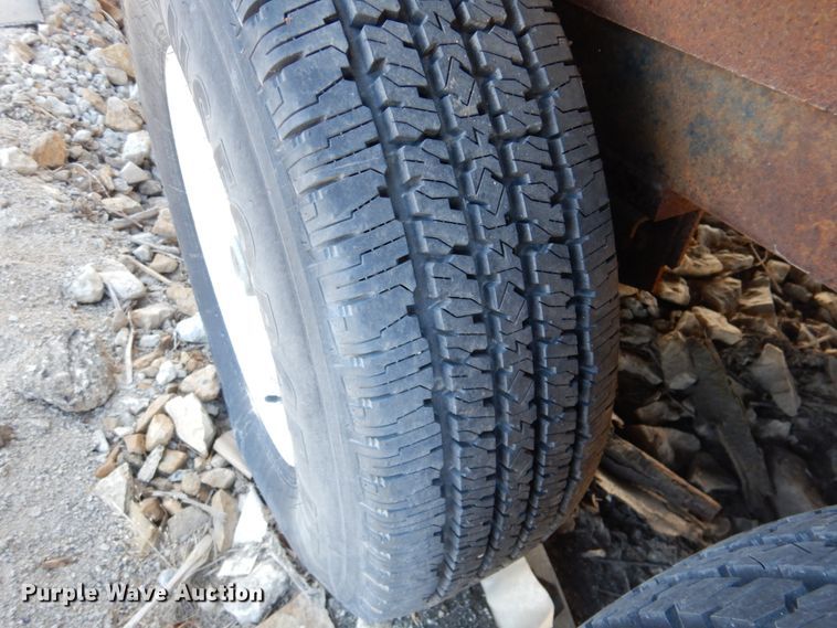 image for item DN2652 2000 Progressive PSG21034  command center trailer