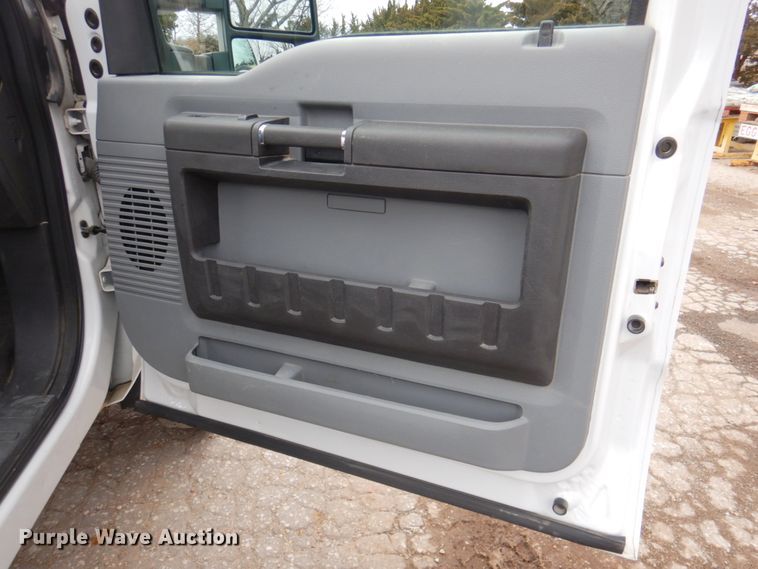 image for item DN2688 2015 Ford F450 Super Duty  truck cab and chassis