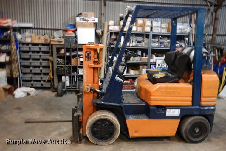image for item DN2689 Toyota 5FGC25  forklift