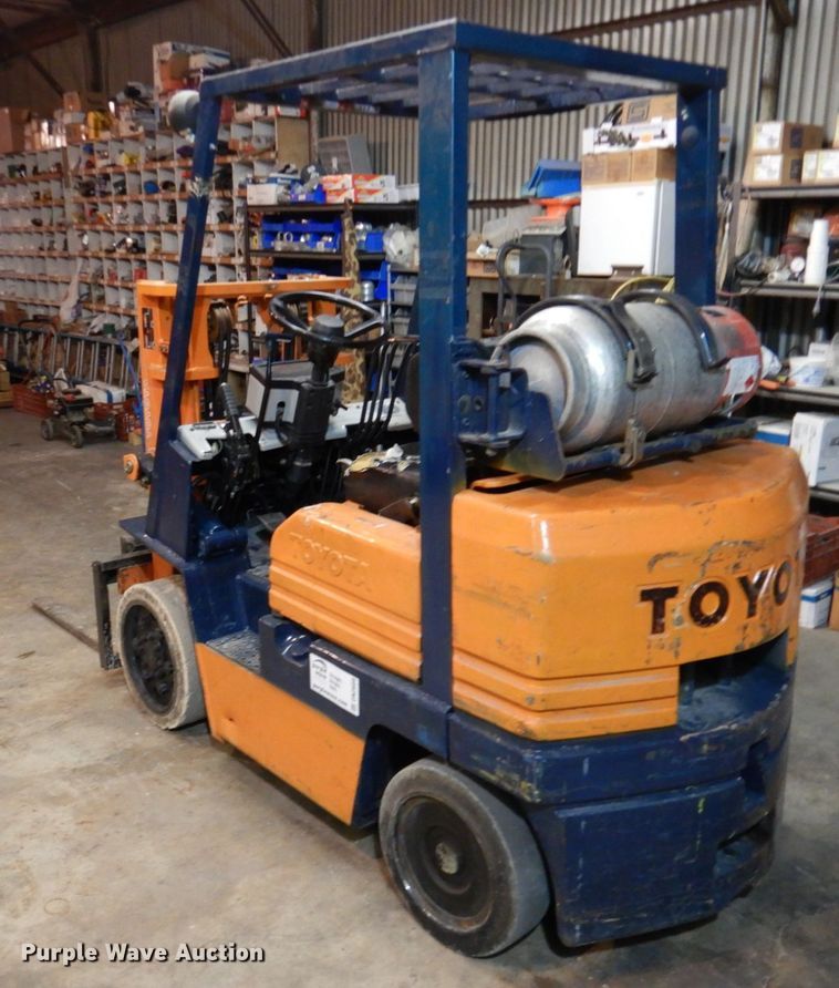 image for item DN2689 Toyota 5FGC25  forklift