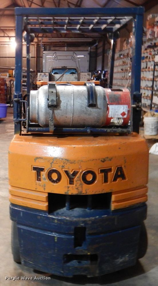 image for item DN2689 Toyota 5FGC25  forklift