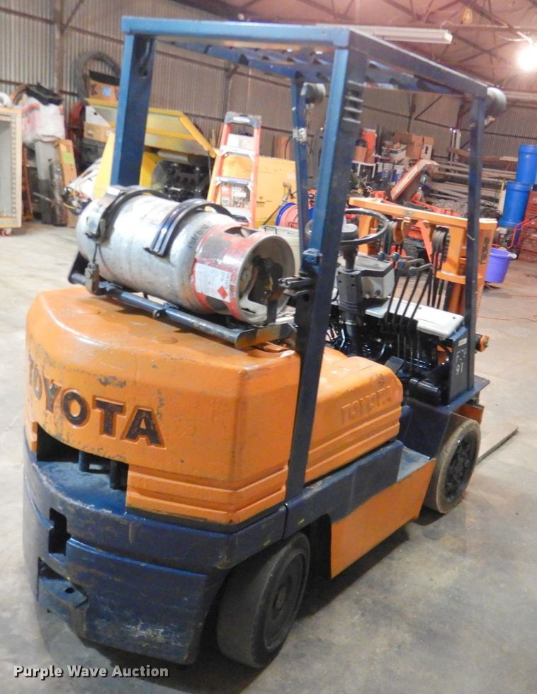 image for item DN2689 Toyota 5FGC25  forklift