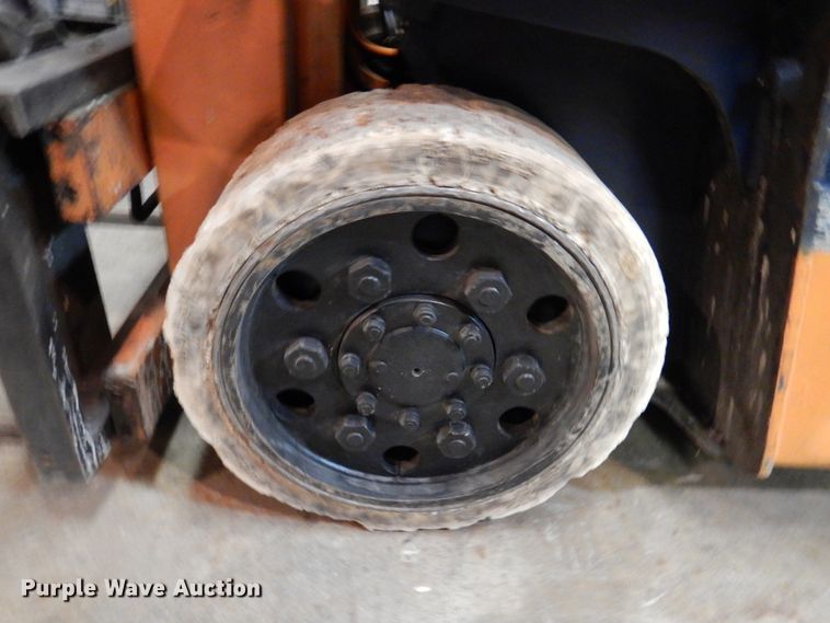 image for item DN2689 Toyota 5FGC25  forklift