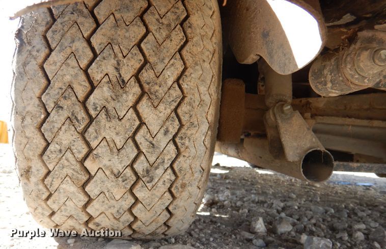 image for item DN2712 2007 Yamaha YDRA  golf cart