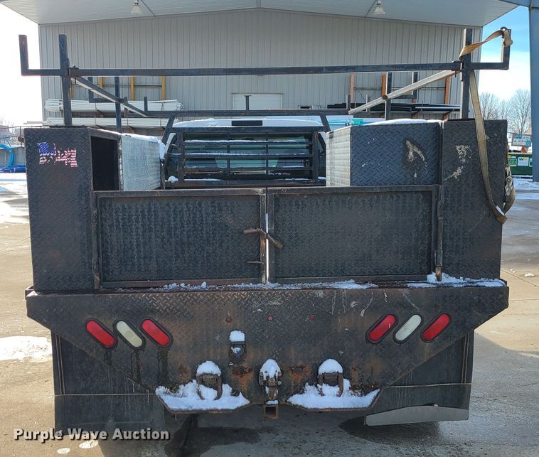 image for item GB9185 2002 Ford F450 Super Duty  flatbed truck