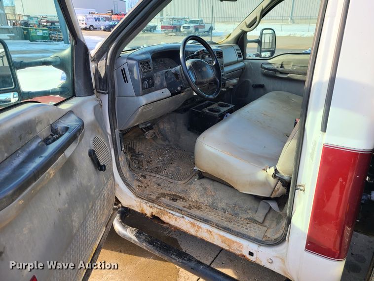 image for item GB9185 2002 Ford F450 Super Duty  flatbed truck