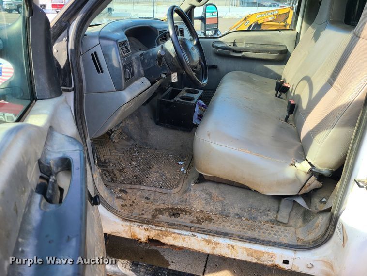 image for item GB9185 2002 Ford F450 Super Duty  flatbed truck