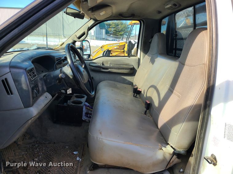 image for item GB9185 2002 Ford F450 Super Duty  flatbed truck