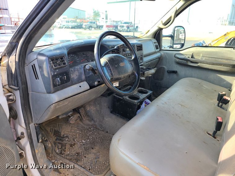 image for item GB9185 2002 Ford F450 Super Duty  flatbed truck