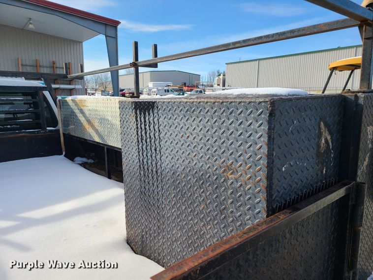 image for item GB9185 2002 Ford F450 Super Duty  flatbed truck