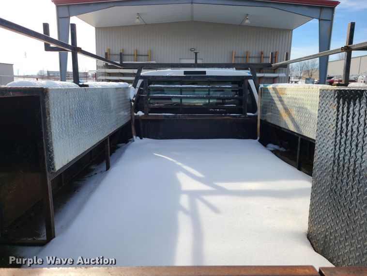 image for item GB9185 2002 Ford F450 Super Duty  flatbed truck