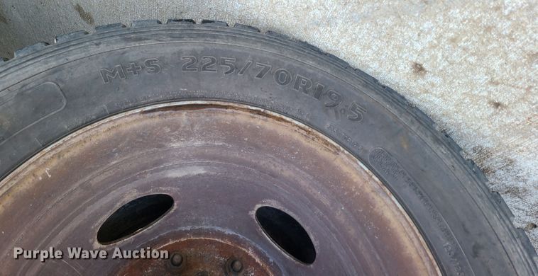 image for item GB9185 2002 Ford F450 Super Duty  flatbed truck