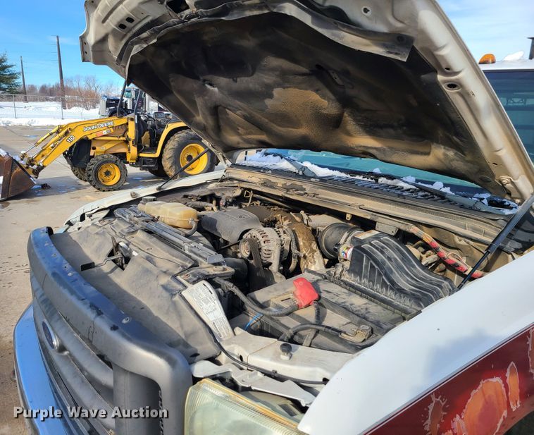 image for item GB9185 2002 Ford F450 Super Duty  flatbed truck