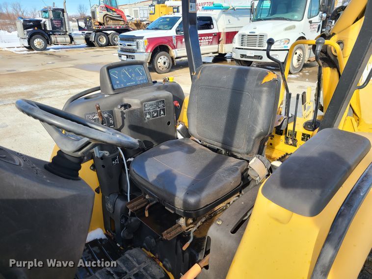 image for item GB9186 2003 John Deere 110  backhoe