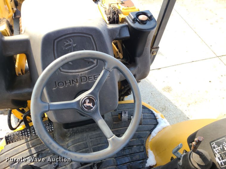 image for item GB9186 2003 John Deere 110  backhoe