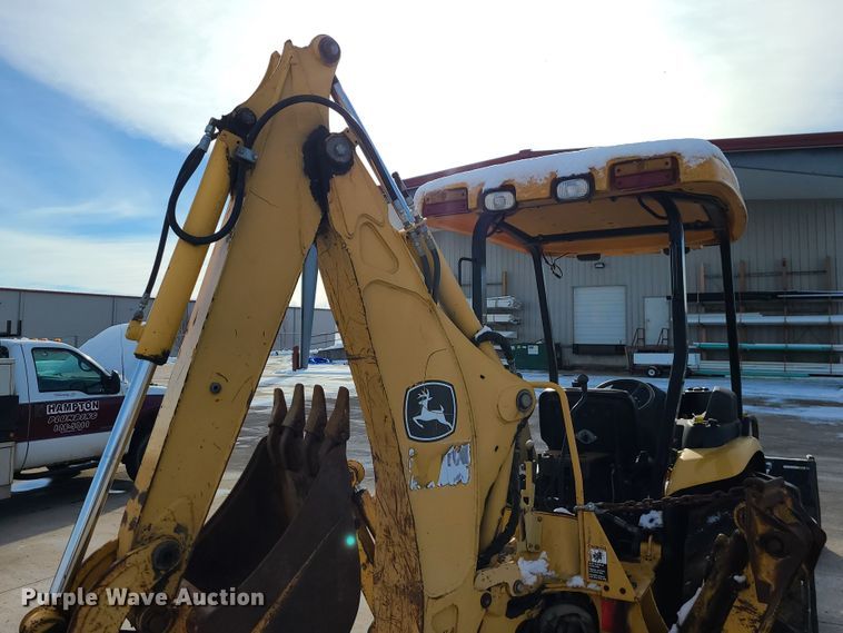 image for item GB9186 2003 John Deere 110  backhoe
