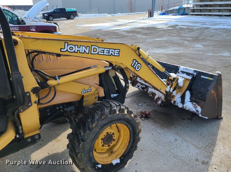 image for item GB9186 2003 John Deere 110  backhoe